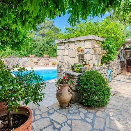 Holiday home Gordana By Interhome Maslenica